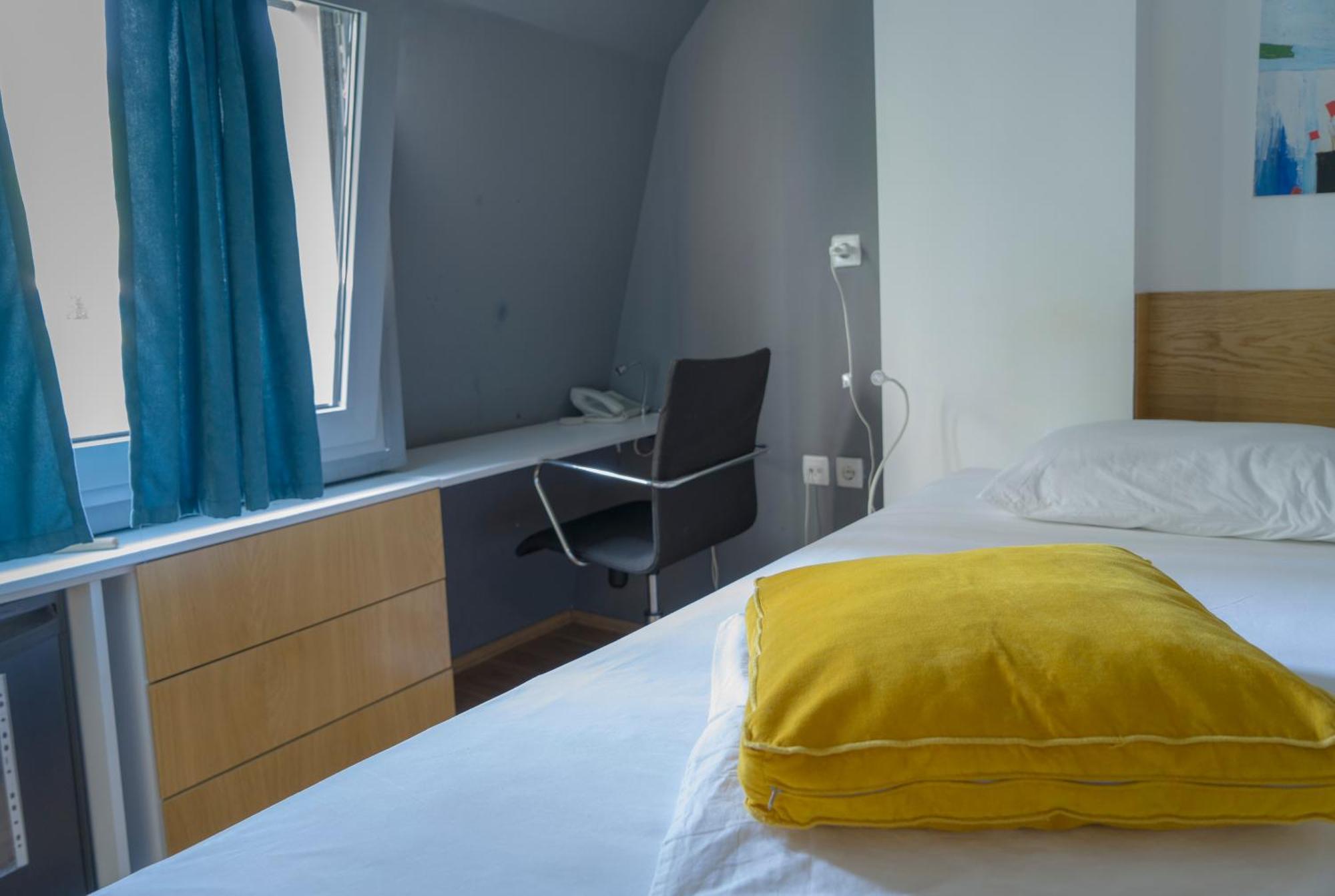 Transit Hotel Central Скоп'є Екстер'єр фото
