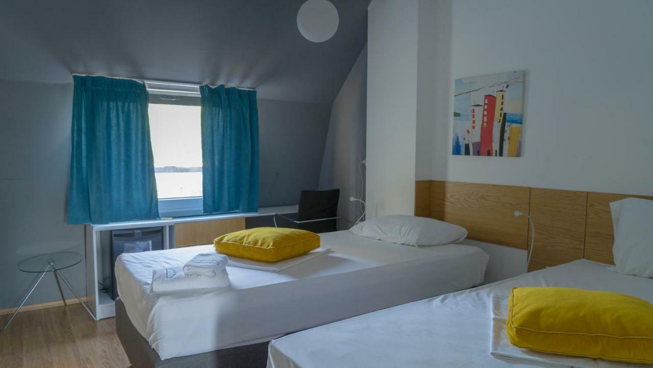 Transit Hotel Central Скоп'є Екстер'єр фото